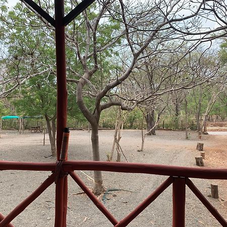 Nieves Surf Hostel And Camping Playa Avellana Exterior foto